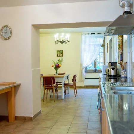 Anton - The Old Dairy וילה