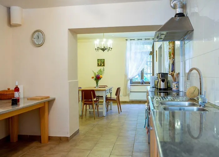 Anton - The Old Dairy Villa