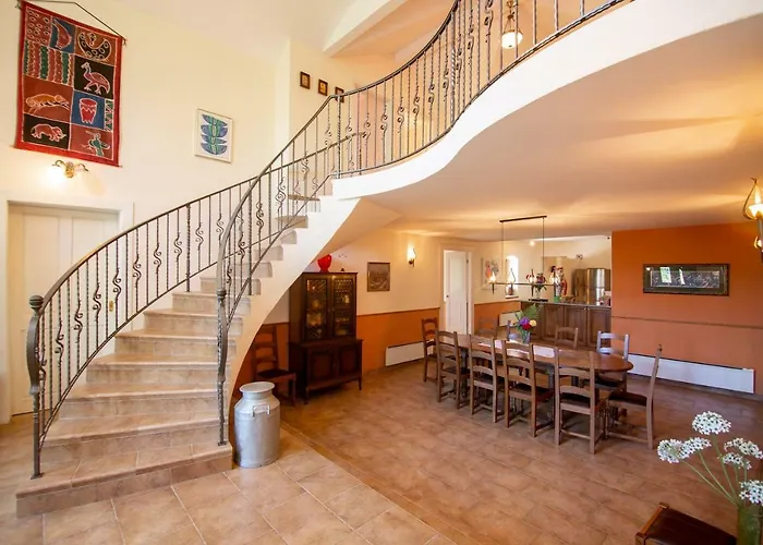 Anton - The Old Dairy Villa *