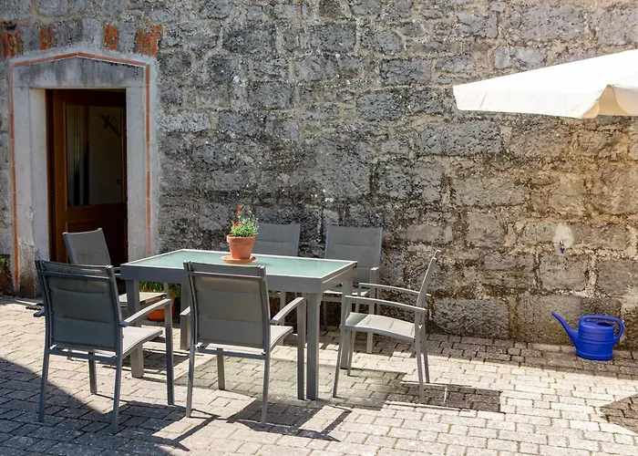 Anton - The Old Dairy Villa Hrusica (Ilirska Bistrica)